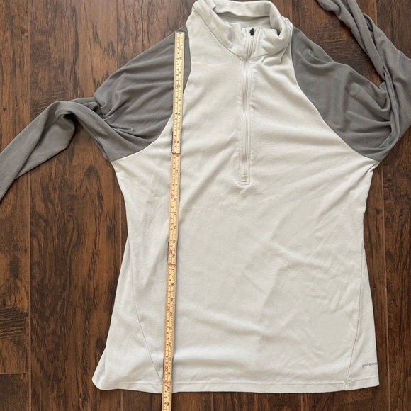 Patagonia XL White and Gray Capilene 2 Lightweight Base Layer 1/4 Zip Pullover - Picture 5 of 6